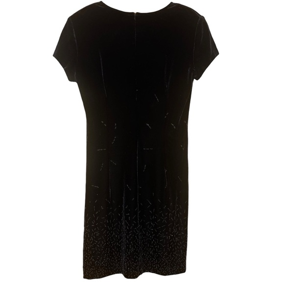 Jeffery & Dara Vintage Velvet Beaded Elegant Dress - Picture 11 of 12